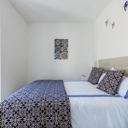 Amazing Downtown Apt With Small Balcony With View Over The Castle Lisboa Ngoại thất bức ảnh