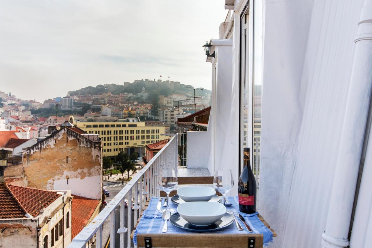 Amazing Downtown Apt With Small Balcony With View Over The Castle Lisboa Ngoại thất bức ảnh